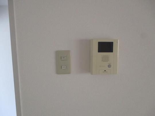 ���j�^�[�t���C���^�[�z��