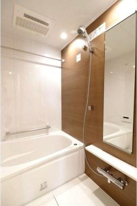 �o�X���[��