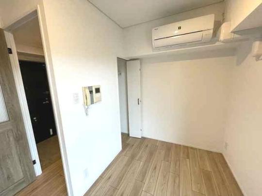 �l�C�̓Ɨ����ʏ�