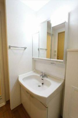 �l�C�̓Ɨ����ʏ�