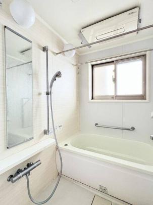 �o�X���[��