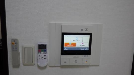 ���r���O