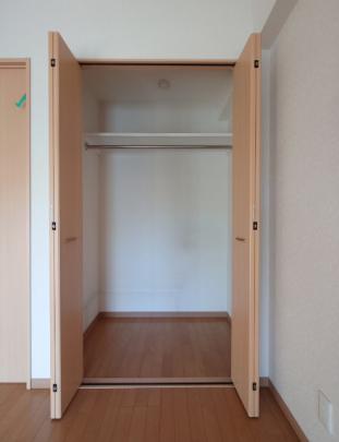 �o���R�j�[���m���̃N���[�[�b�g