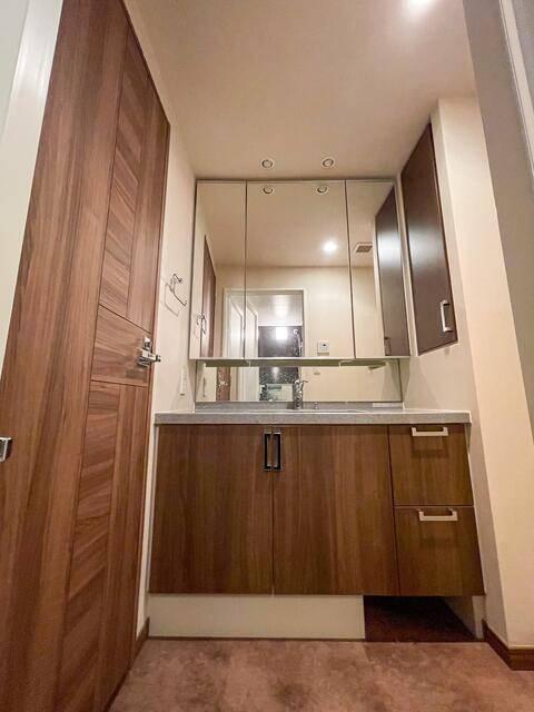 ＴＨＥＫＯＳＵＧＩＴＯＷＥＲ 部屋画像