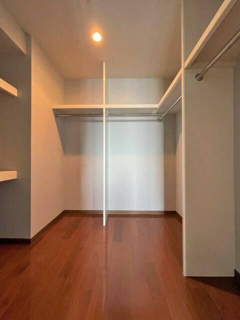 ＴＨＥＫＯＳＵＧＩＴＯＷＥＲ 部屋画像