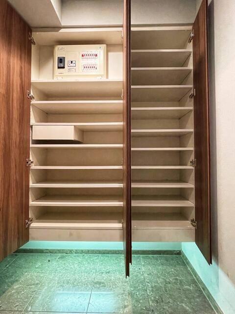 ＴＨＥＫＯＳＵＧＩＴＯＷＥＲ 部屋画像