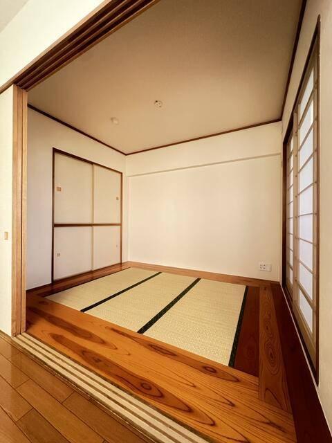 ドメス山下町ベイタワー 部屋画像