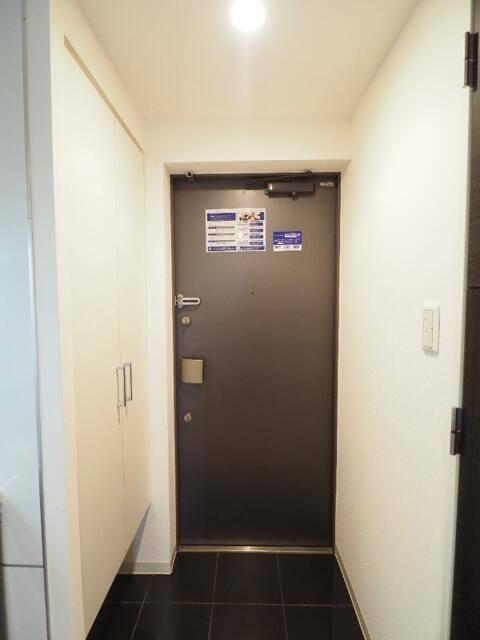レジディア新横浜 玄関