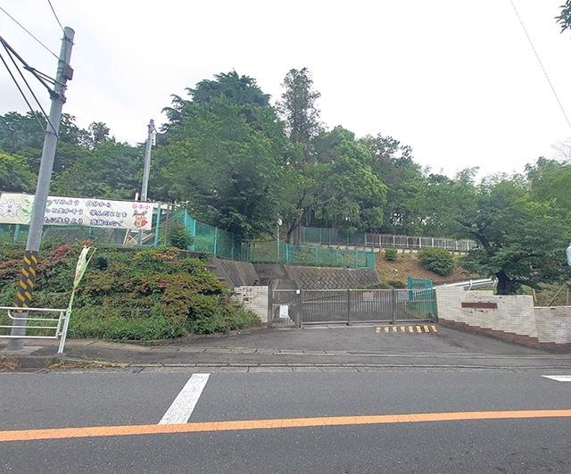 横浜市立谷本小学校：887m