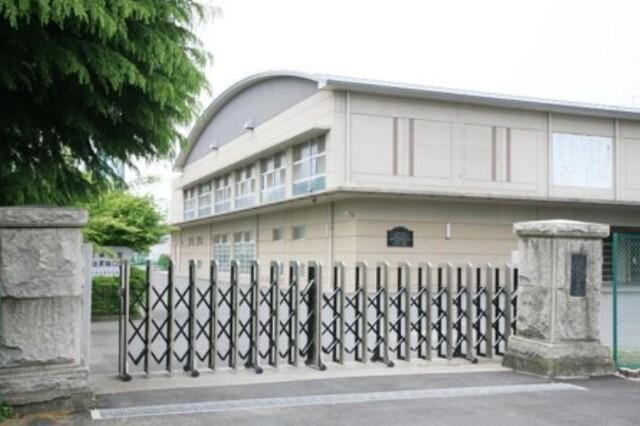 厚木市立厚木中学校：494m