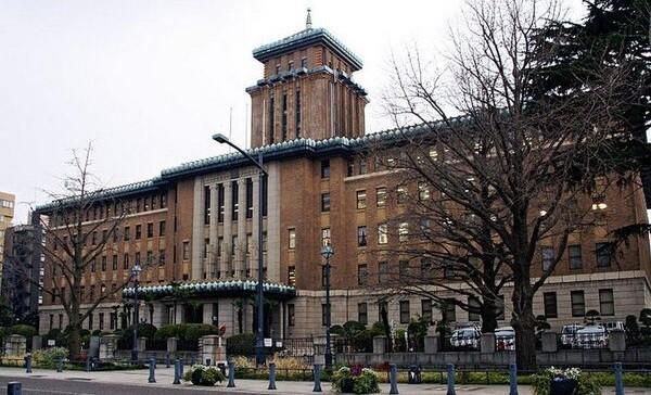 神奈川県庁：375m