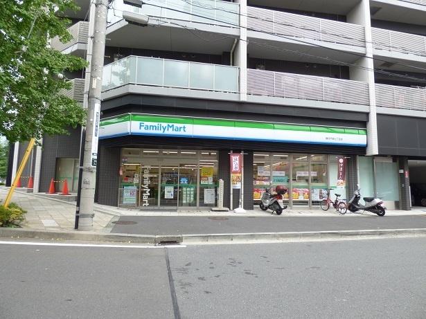 ファミリーマート横浜戸部七丁目店：136m