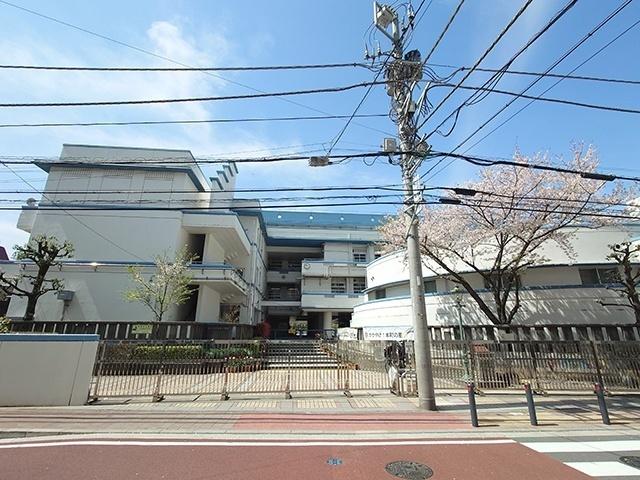 横浜市立本町小学校：1328m