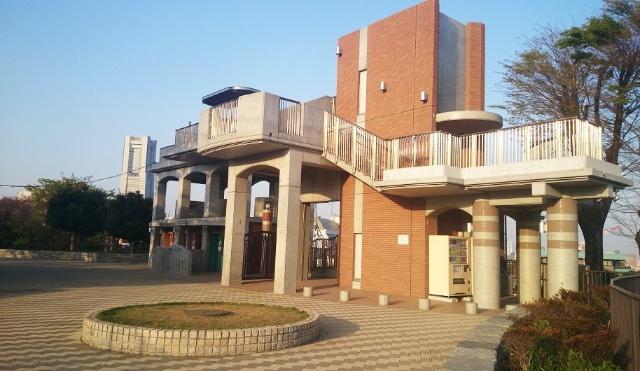 野毛山公園：220m