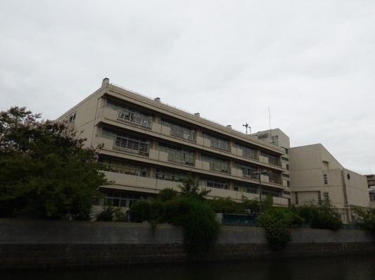 横浜市立平沼小学校：550m