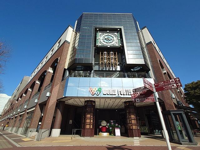 横浜ワールドポーターズ：1259m