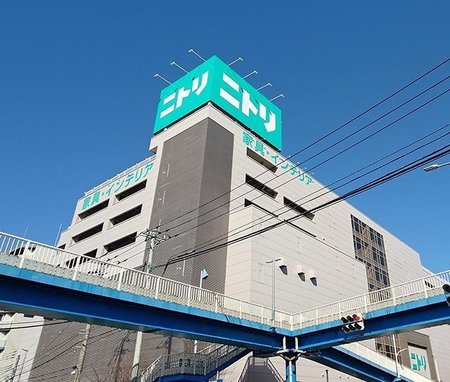 ニトリ新横浜店：452m