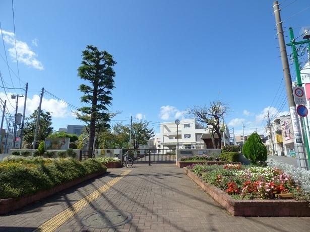 横浜市立綱島小学校：271m