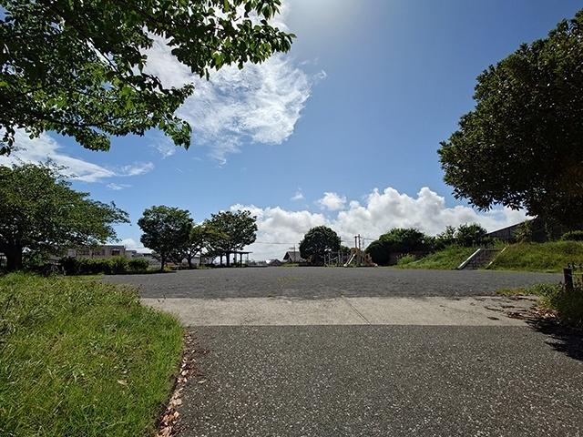 鍛冶ヶ谷北谷公園：160m