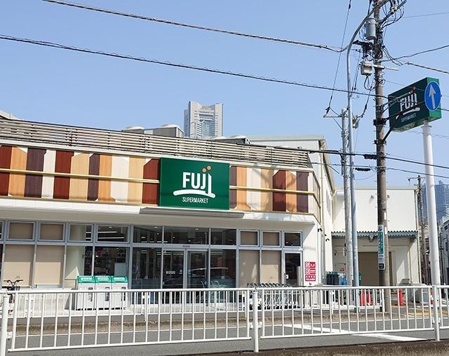Fuji伊勢町店：299m