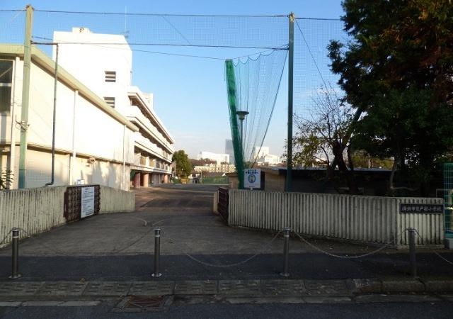 横浜市立戸部小学校：579m