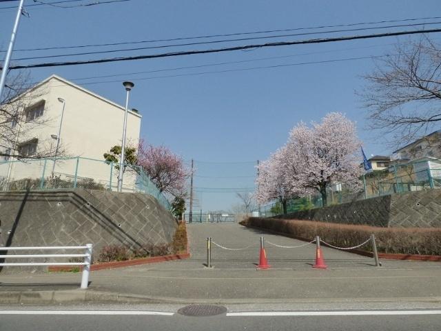 横浜市立浜小学校：665m