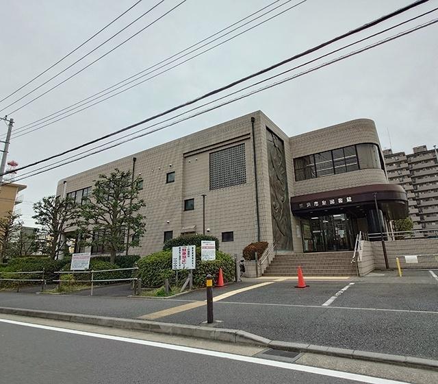 横浜市泉図書館：1744m