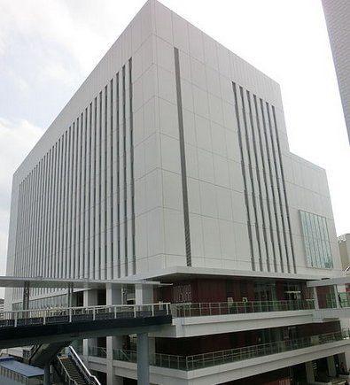横浜市戸塚区役所：584m