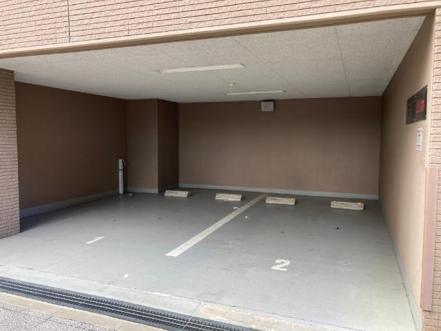 アトランティス本厚木Ⅱ 駐車場