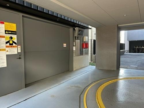 クレヴィスタ横浜 駐車場