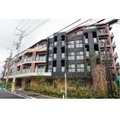 外観タイル張りです