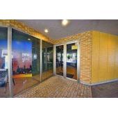 外観タイル張りです