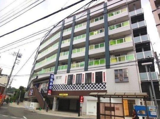 外観タイル張りです