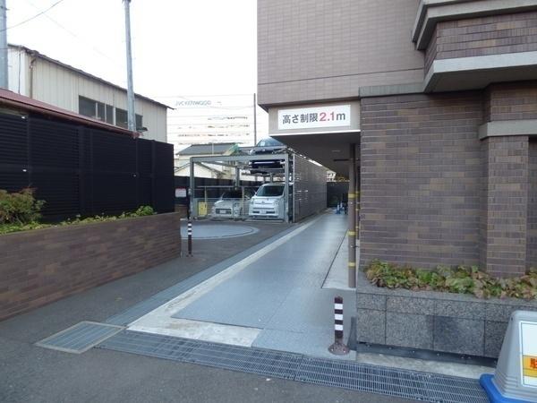 ナイスアーバンステイツ横濱新子安 駐車場