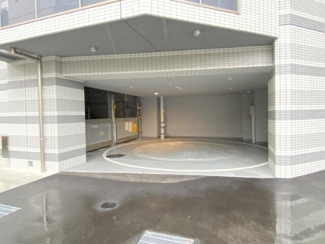 エルプレイス東神奈川 駐車場