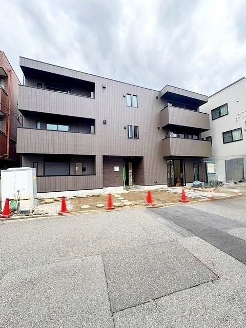 外観タイル張りです