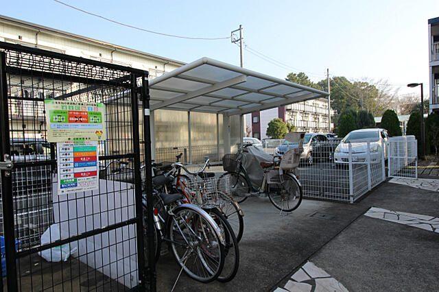 リトル・ウッド壱番館 駐車場