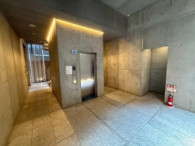 エスティメゾン川崎本町 ロビー