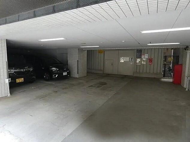 ジーコンフォートウエスト新横浜 駐車場