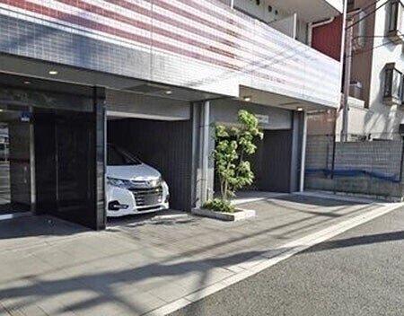 メインステージ横濱真金町 駐車場