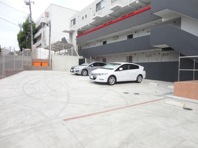 クレール青葉台 駐車場