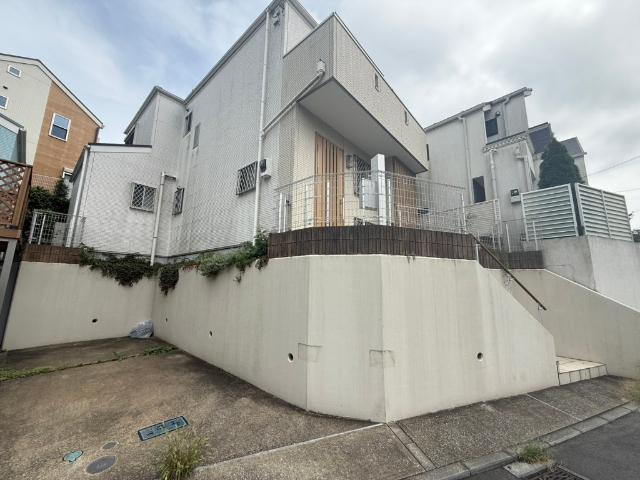 山手駅より徒歩10分 築13年1ヶ月 2階建の賃貸物件