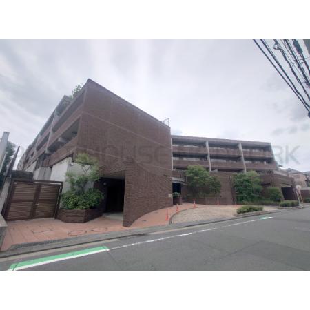 青葉台駅から徒歩4分！