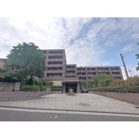 閑静な住宅街の分譲マンション