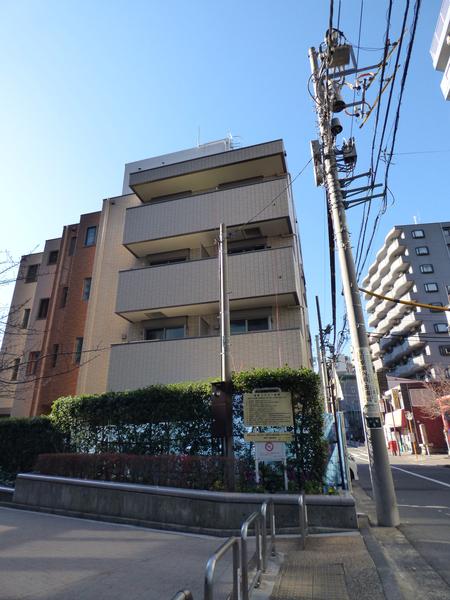 東横フラワー緑道沿いに立地