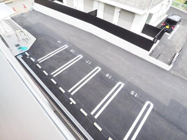ヴィラージュたまプラーザ欅 駐車場