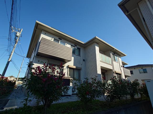 緑豊かな住宅街に立地