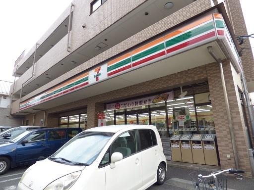 セブンイレブン横浜綱島上町店：177m