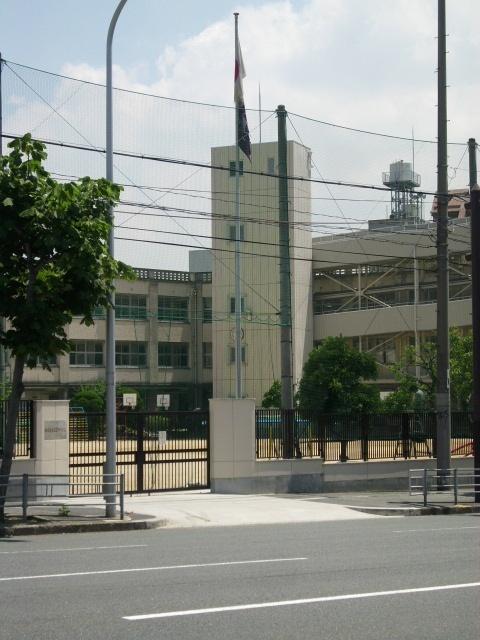 大阪市立天王寺小学校：525m