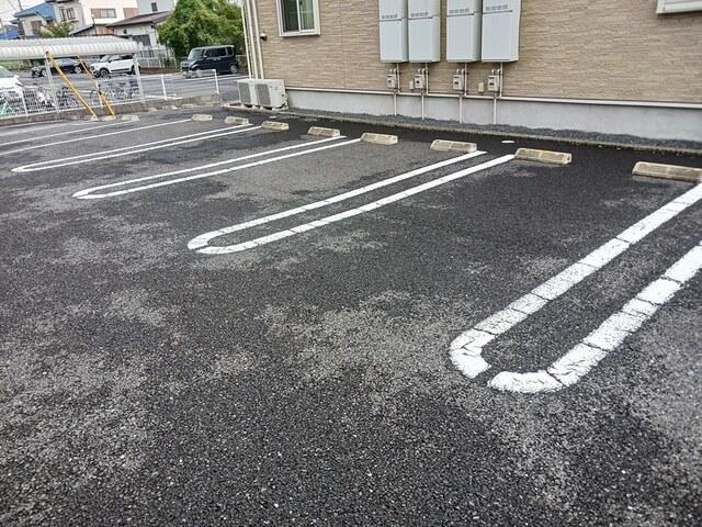 グラン・リーオⅤ（102） 駐車場